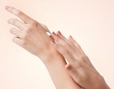 烫伤皮肤能用艾艾贴祛除疤痕吗？